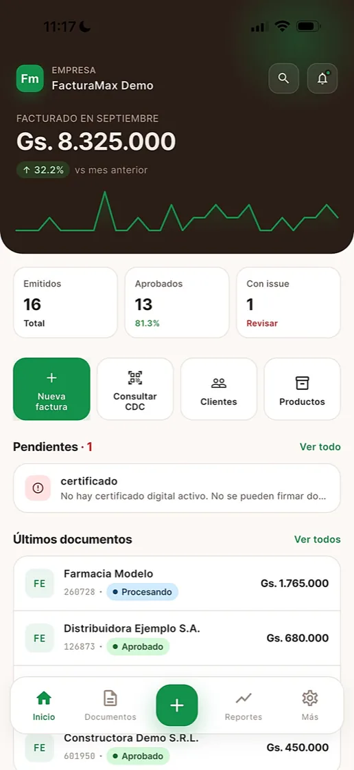App FacturaMax en un iPhone: inicio con el total facturado del mes y los documentos emitidos